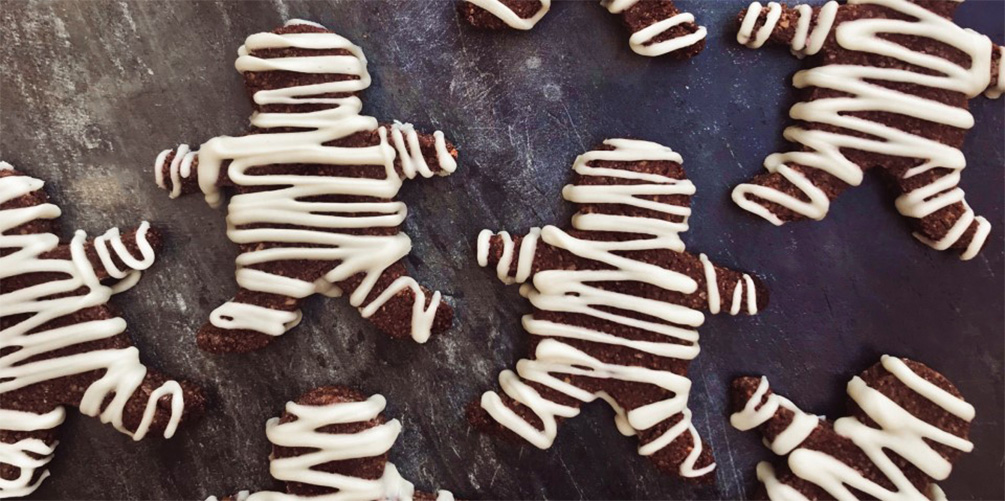 Chocolate sugar mummy cookies